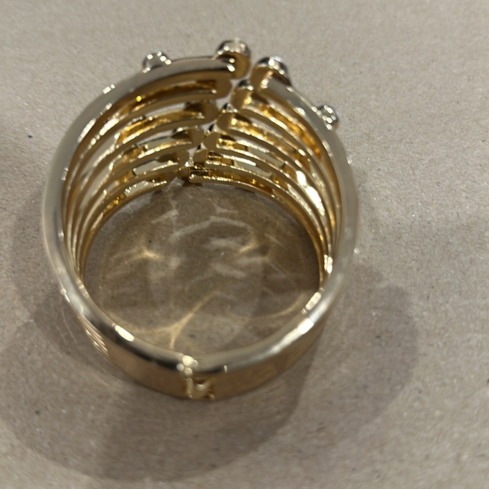 Cuff bracelet - Picture 2 of 5